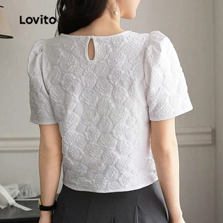 Lovito สง่างาม เสื้อบลุสโสลายจาคการ์ดไข่มุก สบายและนุ่มนวล เสื้อบลูสซีสำหรับฤดูใบไม้ผลิ/ฤดูร้อน สีขาว L137ED806