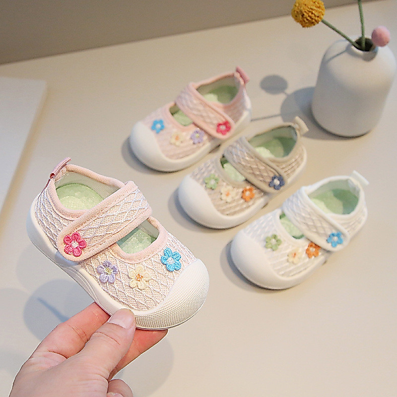 รองเท้าผ้าใบเด็ก สำหรับอายุ 0-5 ปี ลายดอกไม้ สีขาว พร้อมเทคโนโลยีต้านลื่น