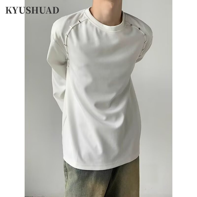 KYUSHUAD คิวชวด เสื้อยืดใหม่สําหรับผู้ชายและผู้หญิงสไตล์อเมริกันเรโทรสตรีทระดับไฮเอนด์คอกลมเสื้อฐานค