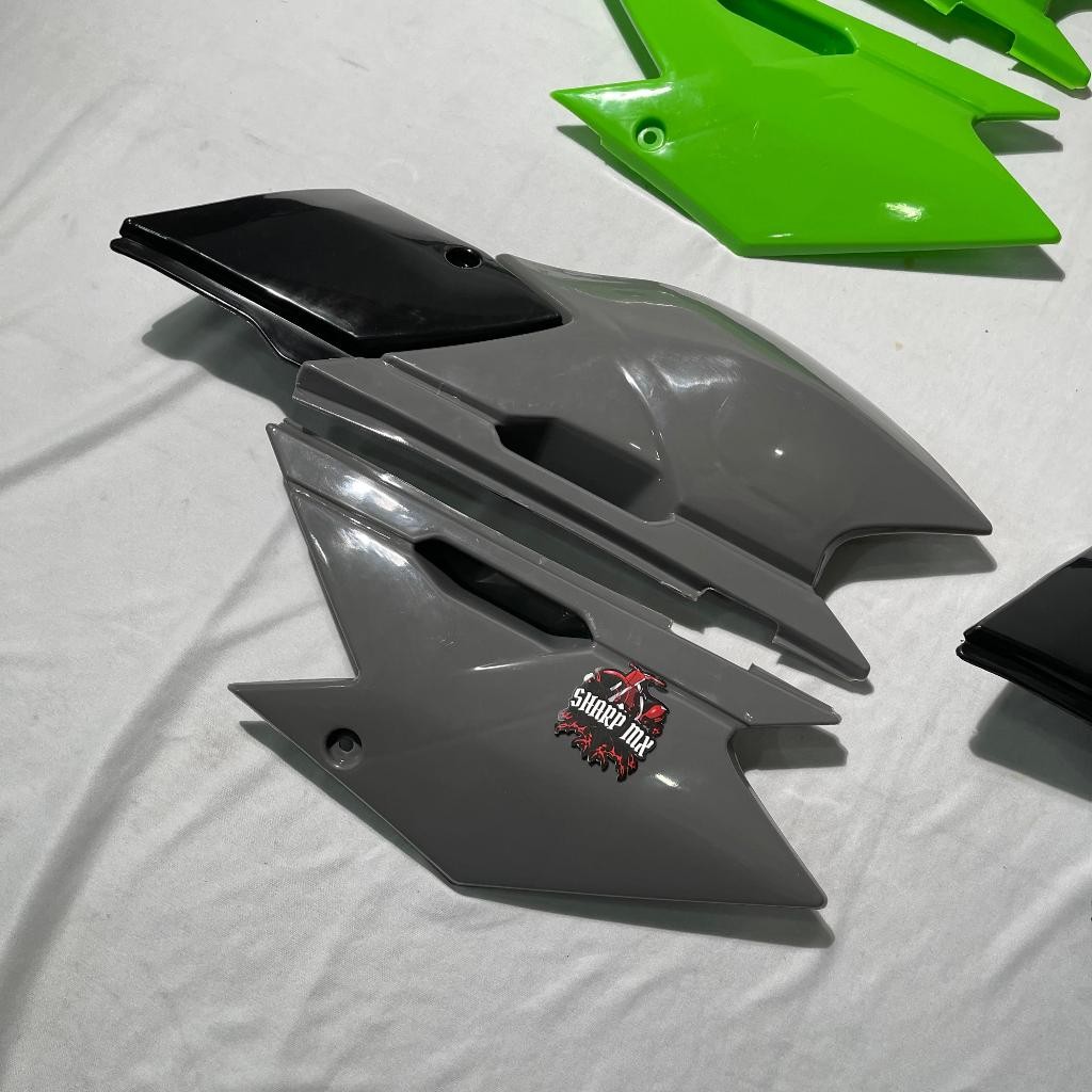 ฝาครอบตัวถังที่นั่งแผงด้านข้าง Kawasaki KLX 140 - รูปที่ 2