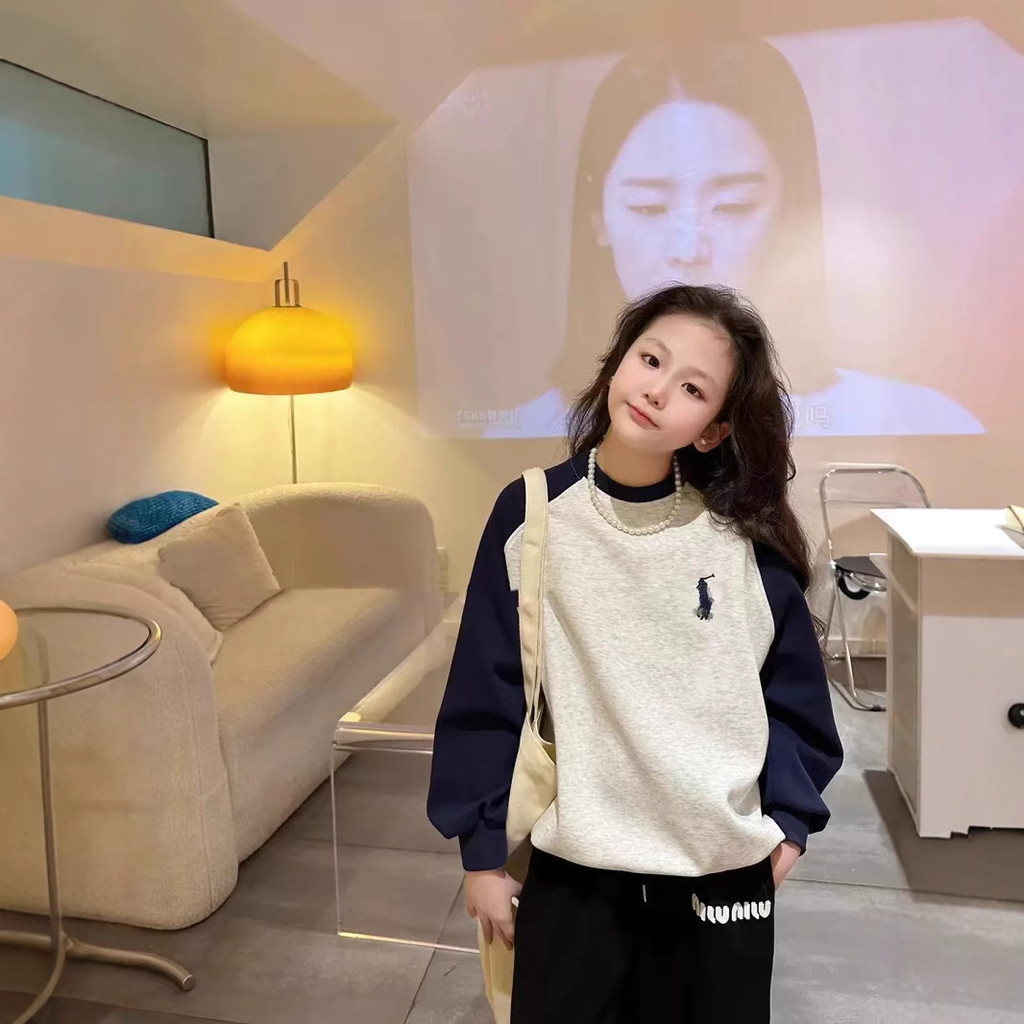 เสื้อสเวตเตอร์แขนยาว แบบเรกเกียน คอกลม สไตล์กีฬาและลำลอง เหมาะกับเด็กโตและเด็กเล็ก ใส่ได้ทั้งฤดูใบไม้ผลิและฤดูใบไม้ร่วง
