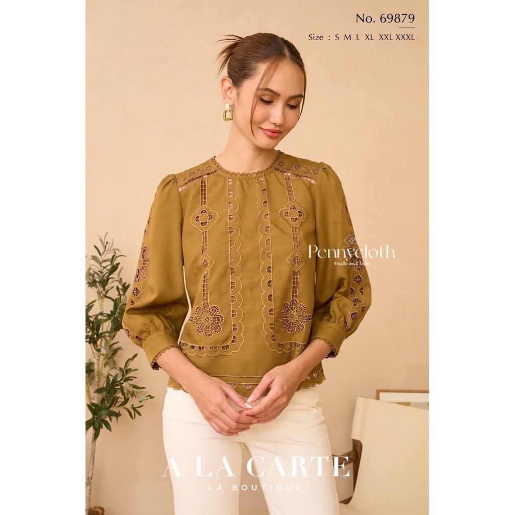 A La Carte 69879 เสื้อลินินซิลด์ งานปักฉลุ ลายกราฟิกและดอกไม้ คอกลม แขน 5 ส่วน by PENNY CLOTH