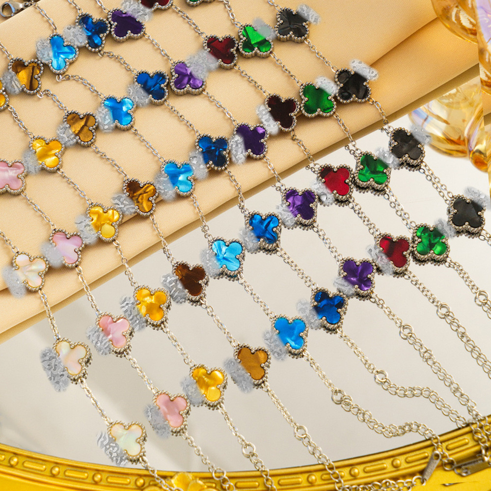 สร้อยข้อมือหญิงแฟชั่น ระดับพรี미엄 สไตล์.Gradient โลโก้ใบโคลเวอร์สี่แฉก มัสมอบความเข้ากันได้ทุกลุค