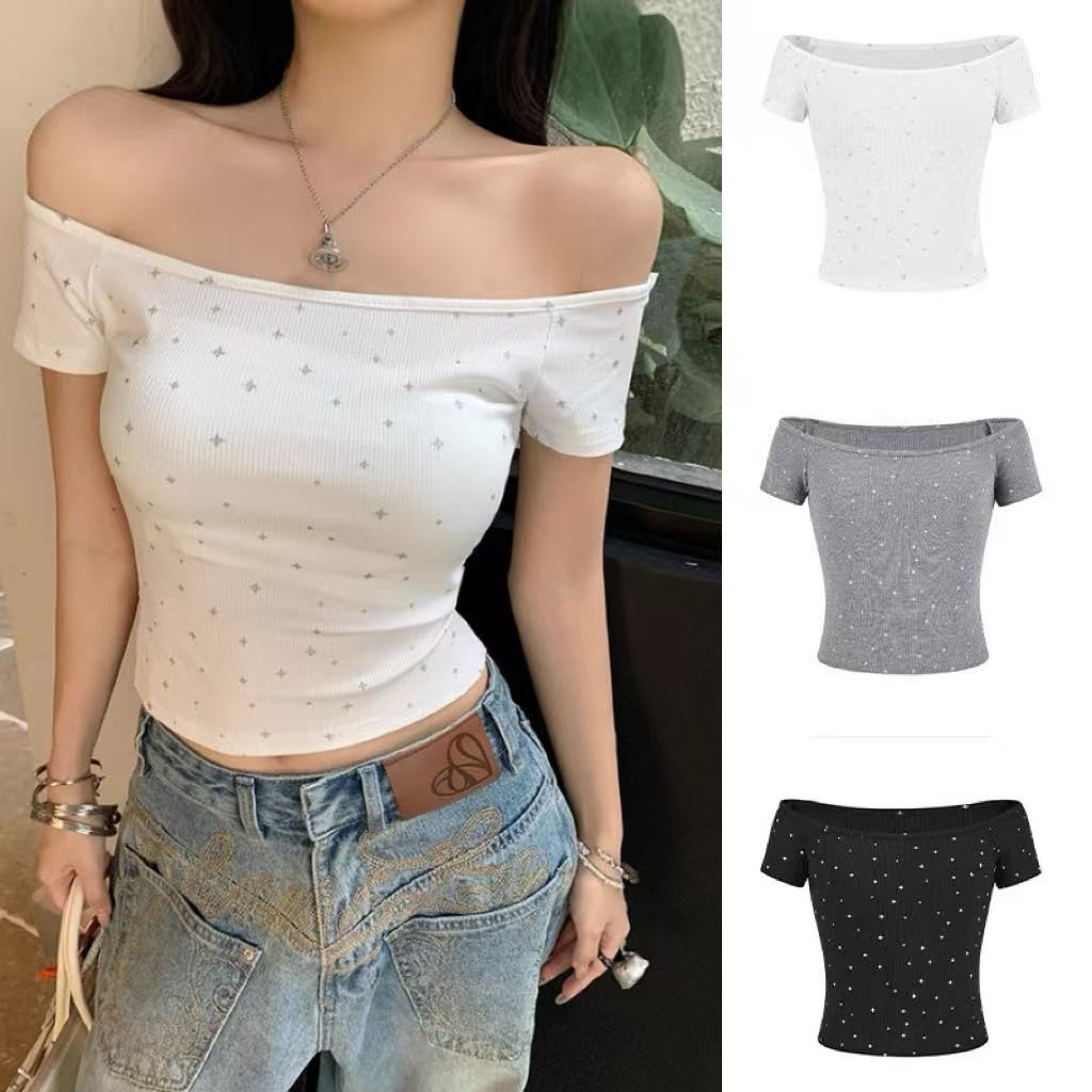 เสื้อยืดแขนสั้นผู้หญิง สไตล์เซ็กซี่ เปิดไหล่ เสื้อครอปท็อป สวมใส่แล้วดูผอมเพรียว