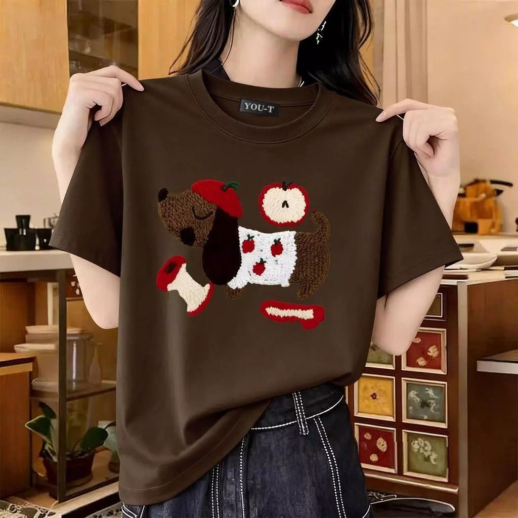 My-T🍎เสื้อน่ารัก มินิมอล oversize เสื้อแฟชั่น เกาหลี โคตรนุ่ม ผ้าคอตตอน ลาย "APPLE DOG" สินค้าใหม่ 【COD】