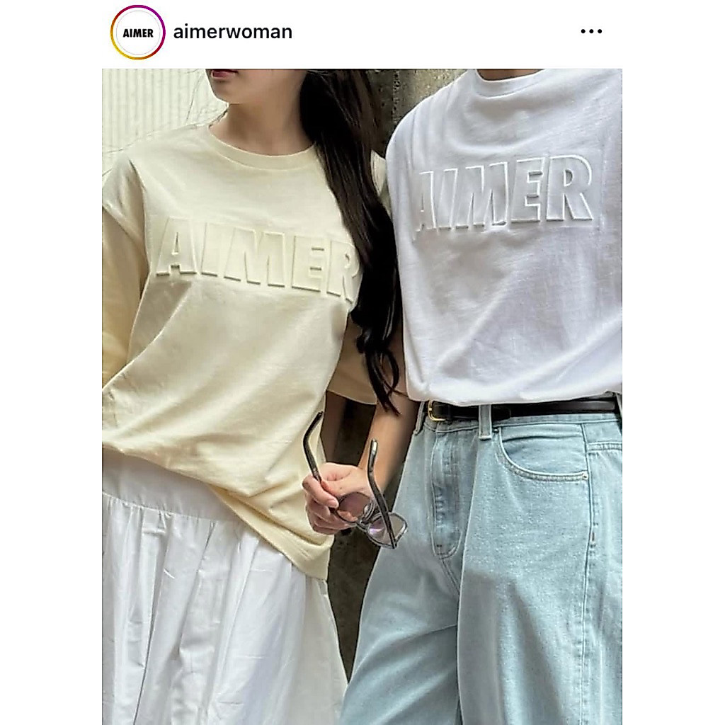 เสื้อยืดโอเวอร์ไซส์ AIMER ลายปั๊มนูน สีนีเวีย ดีไซน์โดดเด่น