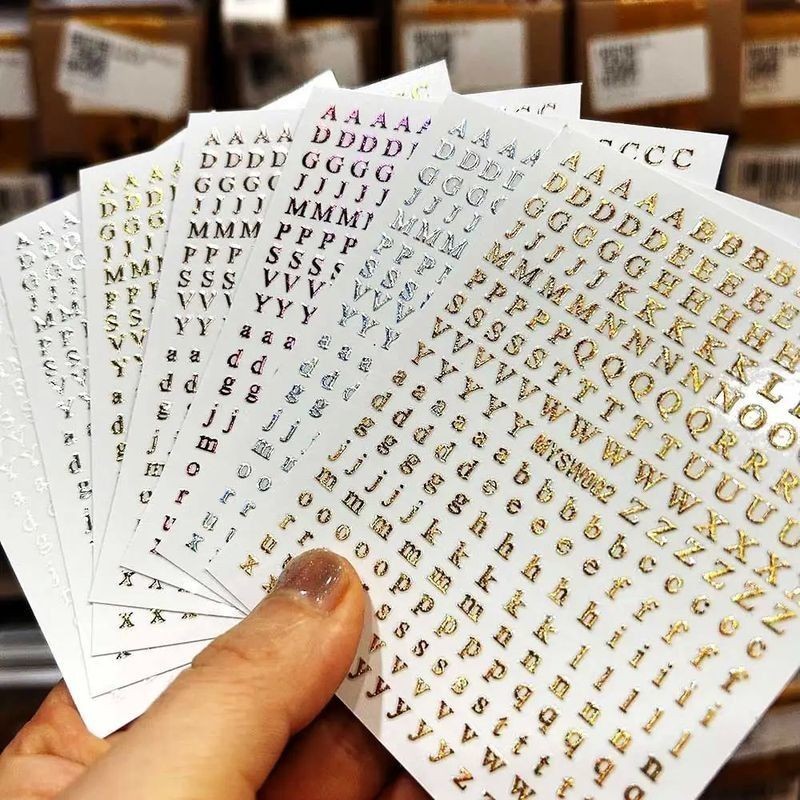 3D เลเซอร์เงิน/ทองตัวอักษรเล็บสติกเกอร์ 26 ตัวอักษรภาษาอังกฤษเล็บ Decals Self กาวสติกเกอร์ตัวอักษร