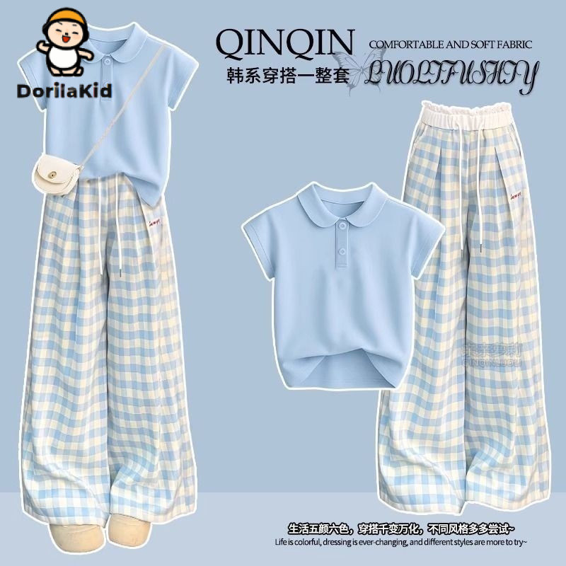 ชุดเด็กผู้หญิงลายตารางหมากรุก ฤดูร้อนปี 2025 กางเกงขากว้างและเสื้อโปโลสีน้ำเงิน