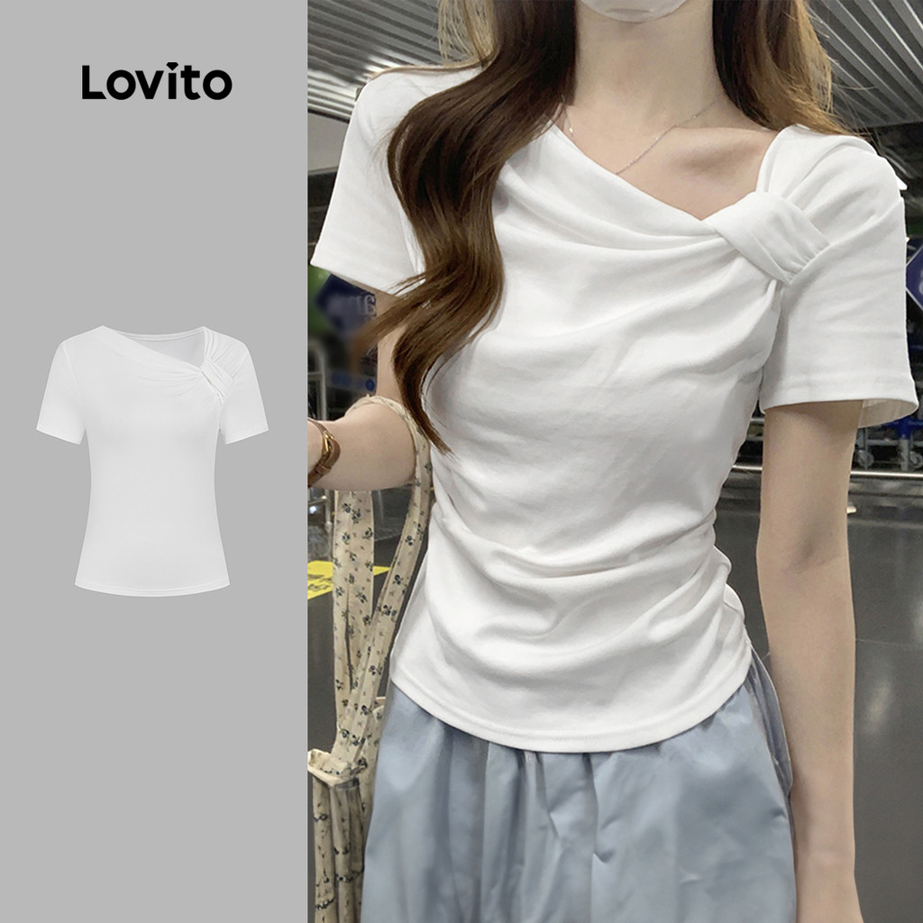 Lovito เสื้อยืดเข้ารูปแบบแคชชวล แขนไม่สมมาตร สีขาวสำหรับผู้หญิงในฤดูใบไม้ผลิ/ฤดูร้อน L150AD771