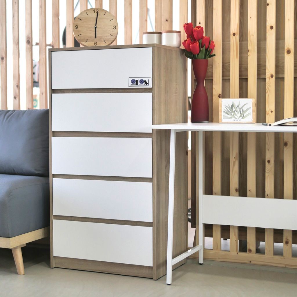 Looms ตู้เตี้ยลิ้นชัก รุ่น Aaron สีไม้อ่อน (60x40x113 ซม.)  แบรนด์ LOOMS