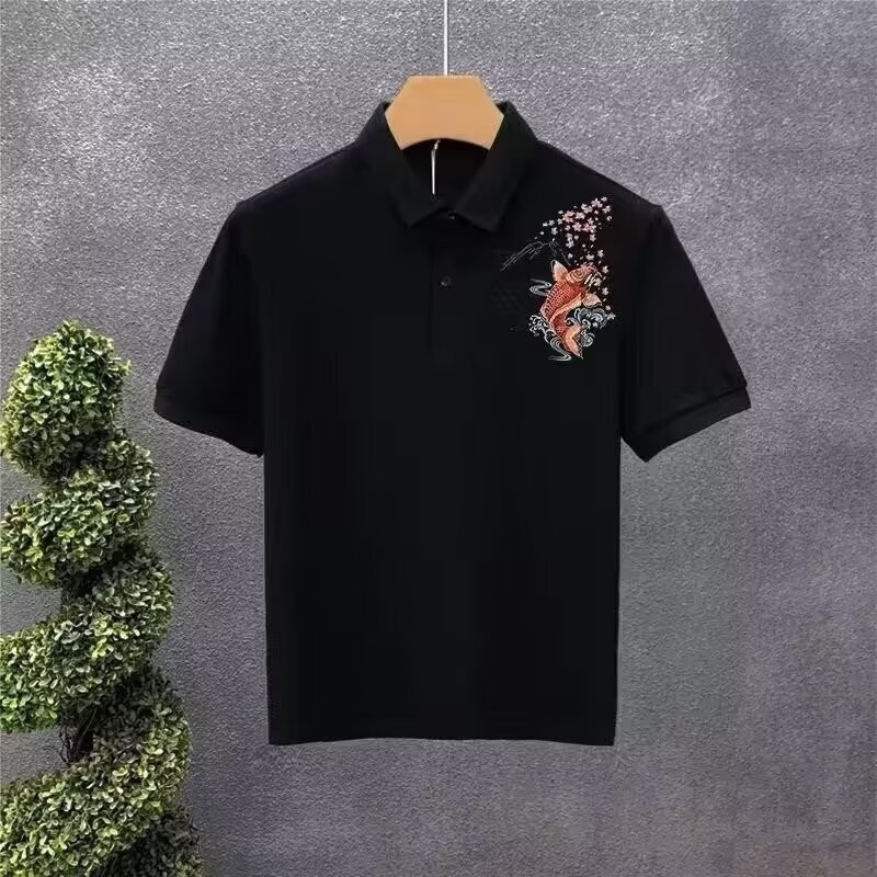 ทรงเข้ารูป ฤดูร้อนใหม่เวอร์ชั่นเกาหลี232025เสื้อยืด 2025 All-Match อินเทรนด์แขนสั้นสไตล์ใหม่ Street Wear Lapel Top ใหม่ผู้ชายเสื้อโปโล 2025 เสื้อยืด KN39