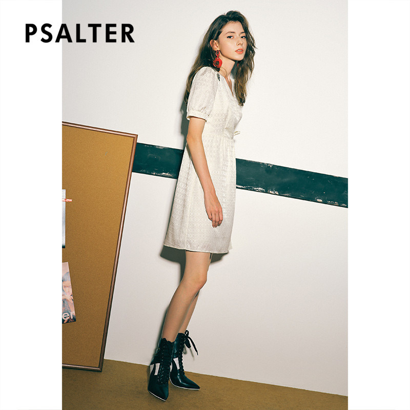 Psalm เสื้อผ้าผู้หญิง 2022 ฤดูร้อนสไตล์ใหม่ Classy v คอ Breathable Hollow Jacquard ลูกปัด a-Line กระ