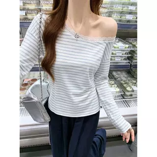 Velca พร้อมส่ง เปิดไหล่ เสื้อยืดผู้หญิงแขนยาว สาวฮอต สวยเซ็กซี่ ใส่ผอมทันใจ แฟชั่น น่ารักๆ ไปคาเฟ่