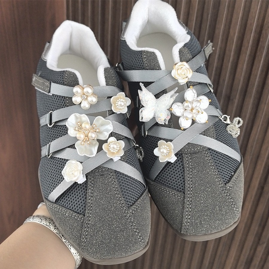 ลูกปearl ดอกไม้สำหรับlace ของรองเท้าผ้าใบ พร้อมcharm ผีเสื้อ สำหรับDIY อุปกรณ์เสริมรองเท้า