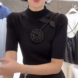 เสื้อถักลายดอกไม้สีดำสำหรับผู้หญิง สไตล์ตะวันตก ออกแบบใหม่ให…