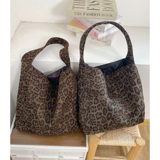 C.R.กระเป๋า Tote ลายเสือดาวสไตล์เกาหลี | กระเป๋าสะพายเดี่ยวหนังซูเอ็ดแฟชั่น | ความจุใหญ่ | เหมาะสำหรับไปทำงานและท่องเที่ยว