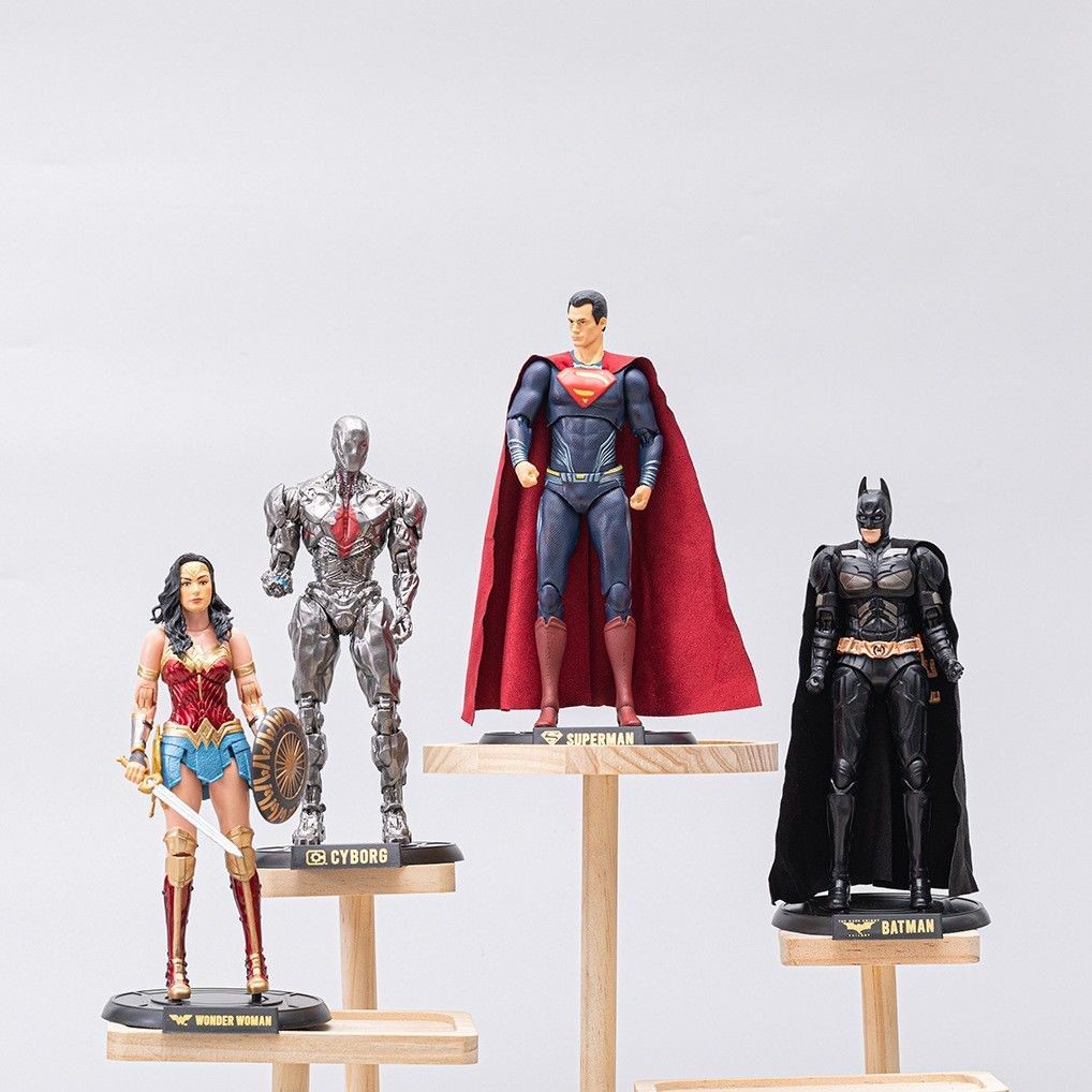 ‌‌18 ซม. Justice League ของเล่น Superman Action Figure Batman / Superman / Wonder Woman/ Steel Bone 