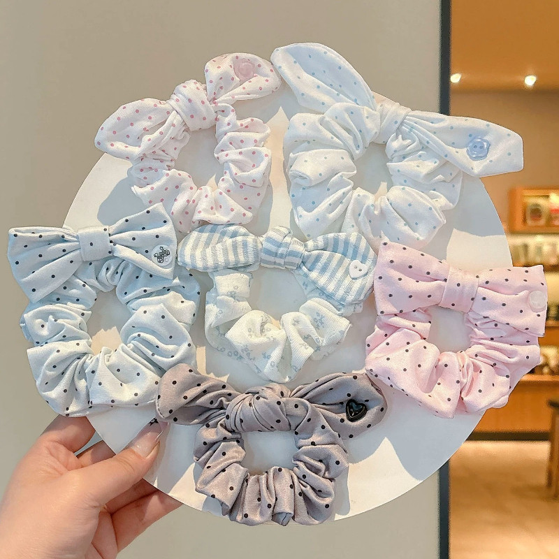 Kawaii Soft Girl Multipack Pastel Polka Dot ลายกระต่ายหู Bow Scrunchie Soft Airy ผ้ายืดหยุ่นผม Tie อินเทรนด์ทุกวันหางม้า Bun เครื่องประดับผมชุดสําหรับผู้หญิง
