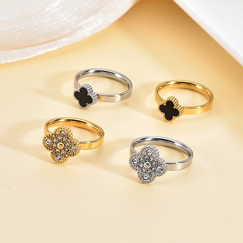 Lucky Four-Leaf Clover ฝังเพทาย/สีดํานิลไทเทเนียมเหล็กแหวนผู้หญิงประณีตเครื่องประดับบรรยากาศ