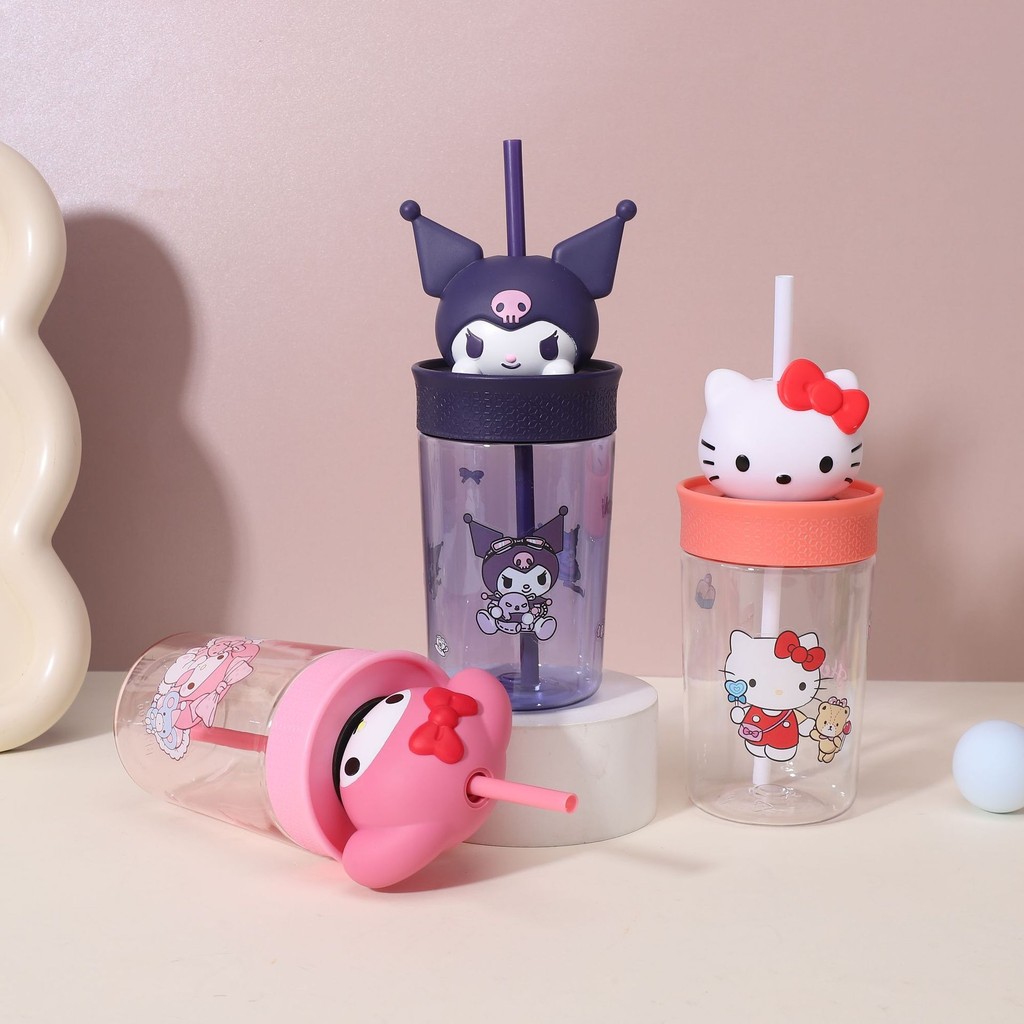 ถ้วยพลาสติก Owara พร้อมถ้วยน้ําตุ๊กตาสําหรับนักเรียน 欧拉塑料杯带公仔 ถ้วยผลไม้นักเรียนเด็กนักเรียนนักเรียนน