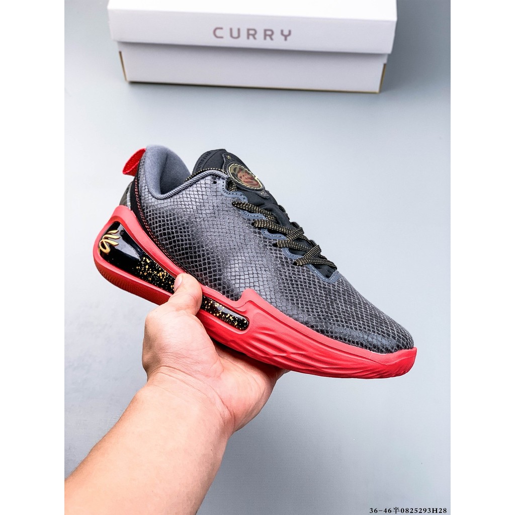 รองเท้าบาสเก็ตบอล Under Armour Curry Flow 12 สำหรับการเล่นมืออาชีพและการสวมใส่ง่าย