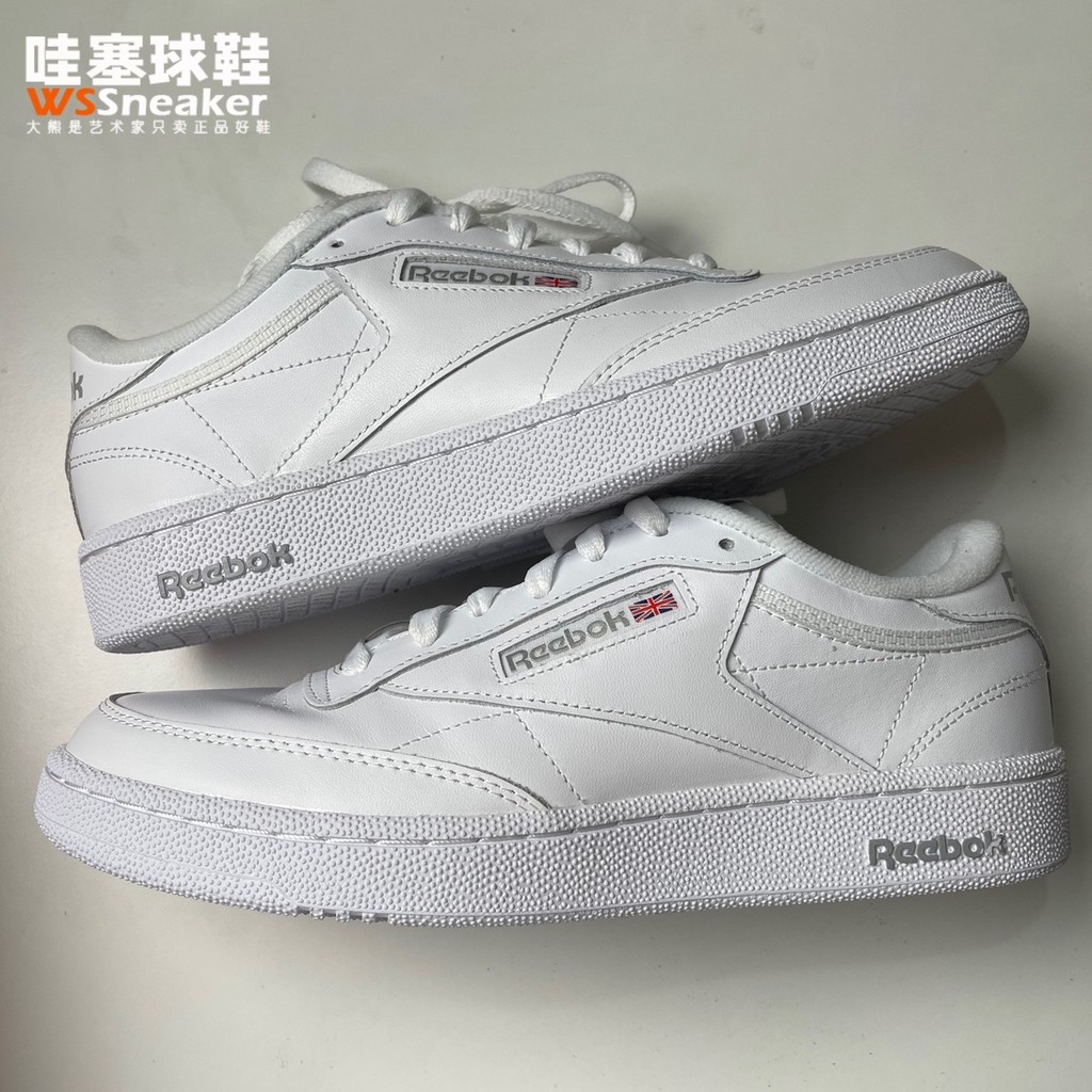 Reebok CLUB C 85 รองเท้าผ้าใบคลาสสิกผู้ชายผู้หญิงกีฬารองเท้าสีขาวขนาดเล็กชั้น Cowhide AR0455