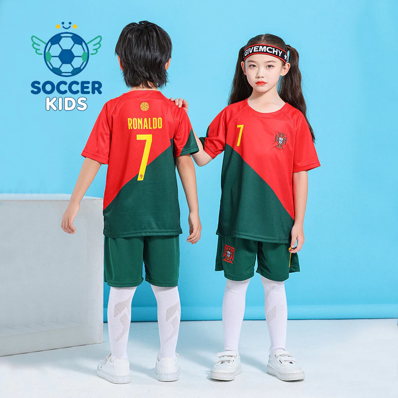 ชุดเสื้อเด็กแห้งเร็วสไตล์สโมสรฟุตบอลระบายอากาศสําหรับเด็กชายและเด็กหญิง