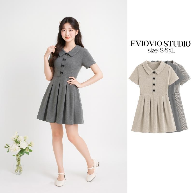 【EVIOVIO】 S-5XL เดรสสั้นพลีทโบว์คอปกเกาหลี แต่งโบว์หลอก แขนสั้นทรงเอ สีสุภาพ ใส่ทำงาน ออกเดท สไตล์น่ารัก