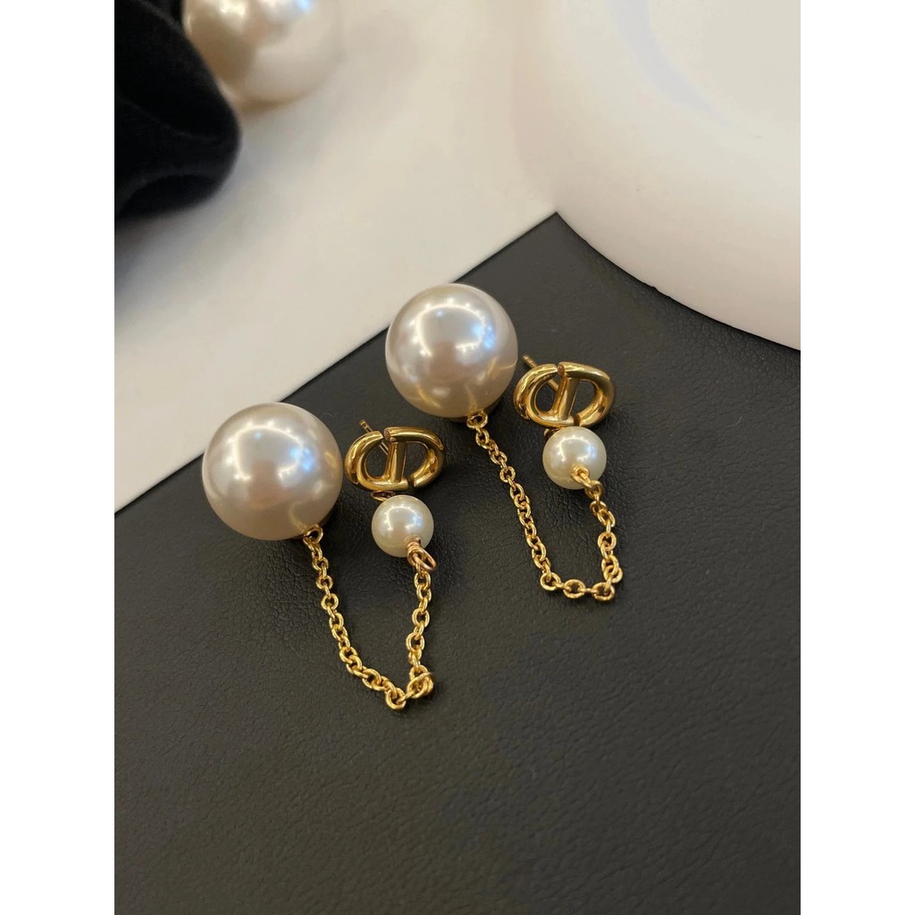 Dior CD Chain ต่างหูมุกทอง JJJ0
