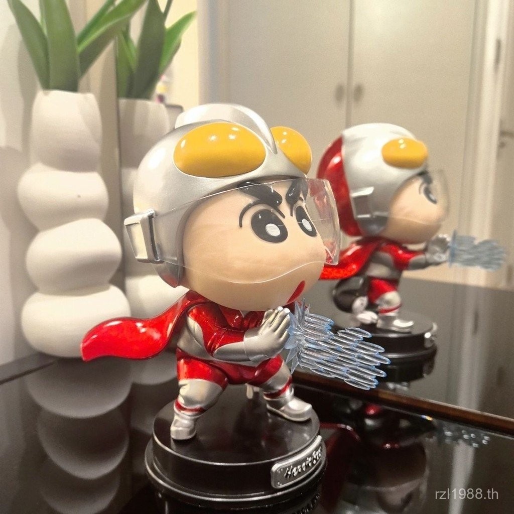 เล่นอินเทรนด์ Ultraman Shinnosuke Crayon Shin-Chan Merchan Influencer ตกแต่งรถเดสก์ท็อปตกแต่งการ์ตูน
