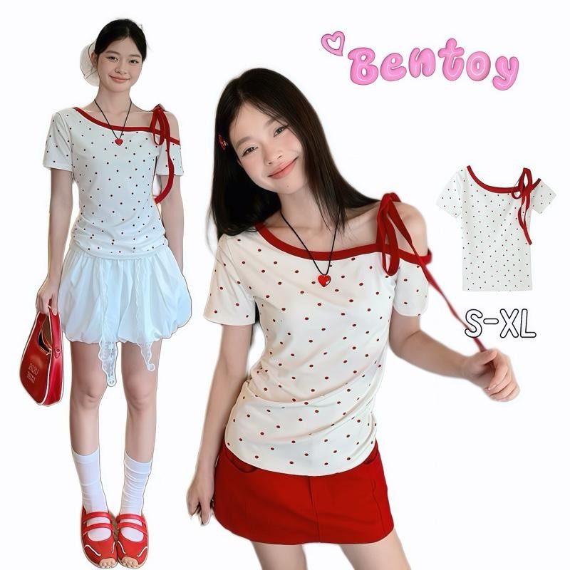 Bentoy พร้อมส่งในไทย（❤3336） เสื้อยืดแขนสั้นเปิดไหล่ข้างเดียว ดีเทลสายผูกไหล่ ลายหัวใจเต็มตัว น่ารักมาก ไหล่เฉียง S-XL