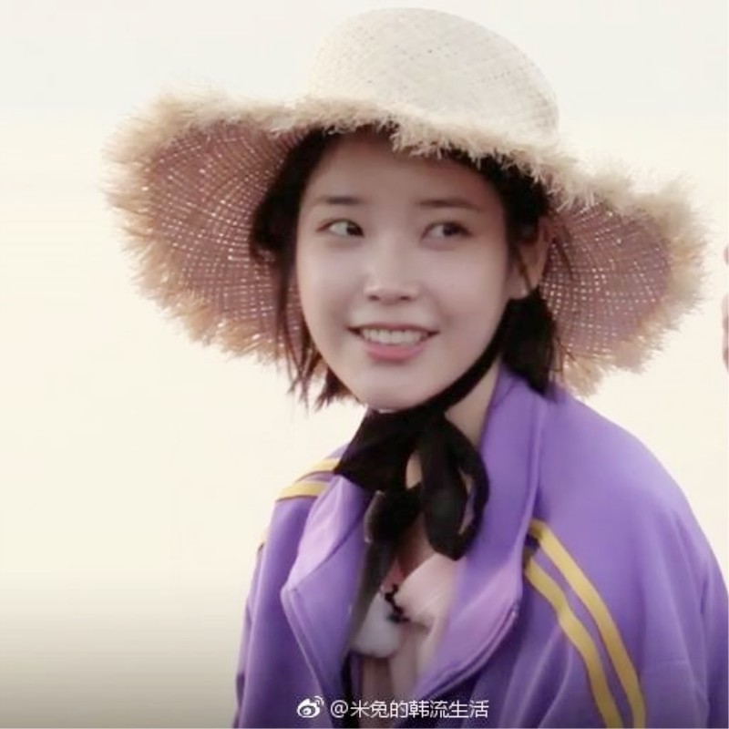 Iu สไตล์เดียวกันหมวกฟาง Soft Girl หมวกฟางปีกใหญ่ Retro Pastoral Sun Laced-Up แบน Raffia หมวกฟาง