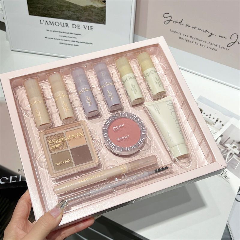 เครื่องสําอางชุดกล่องของขวัญแต่งหน้าลิปสติกเบาะอากาศสาว#化妆品一整套彩妆礼盒口红气垫女友老婆闺蜜圣诞节情人生日礼物4444