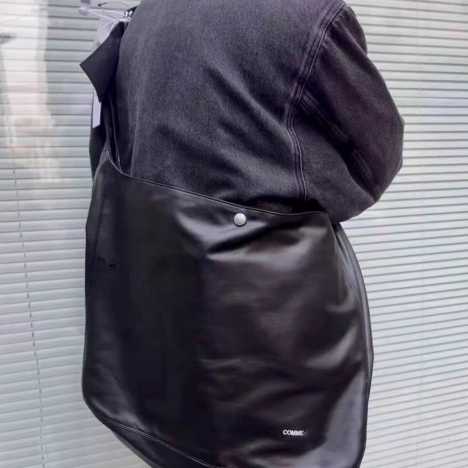 CDG Solid Color Simple Large Capacity Leather Shoulder Messenger Bag