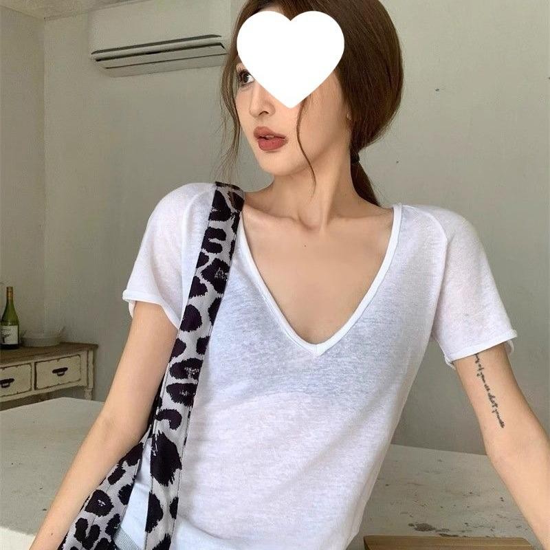 77UNI เสื้อยืดซีทรูแขนสั้นคอวีลึก T-Shirt 2883 เสื้อแขนสั้น เสื้อคอวี เสื้อซีทรู Clothing Women