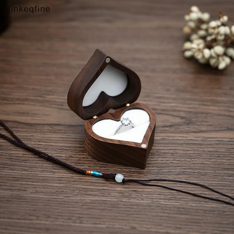 KTH Heart Walnut Wood Ring Box กล่องเก็บเครื่องประดับวัสดุไม้วอลนัท สำหรับจัดแสดงอย่างสวยงาม