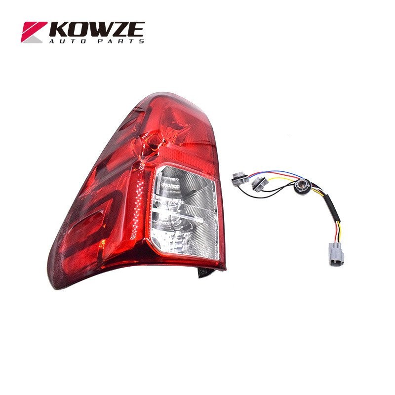 [Zxy] ไฟท้าย 2016 รุ่น 81560-0K260 ซ้าย 81550-0K261 ขวาเหมาะสําหรับ Hylarks Turn Reversing Light