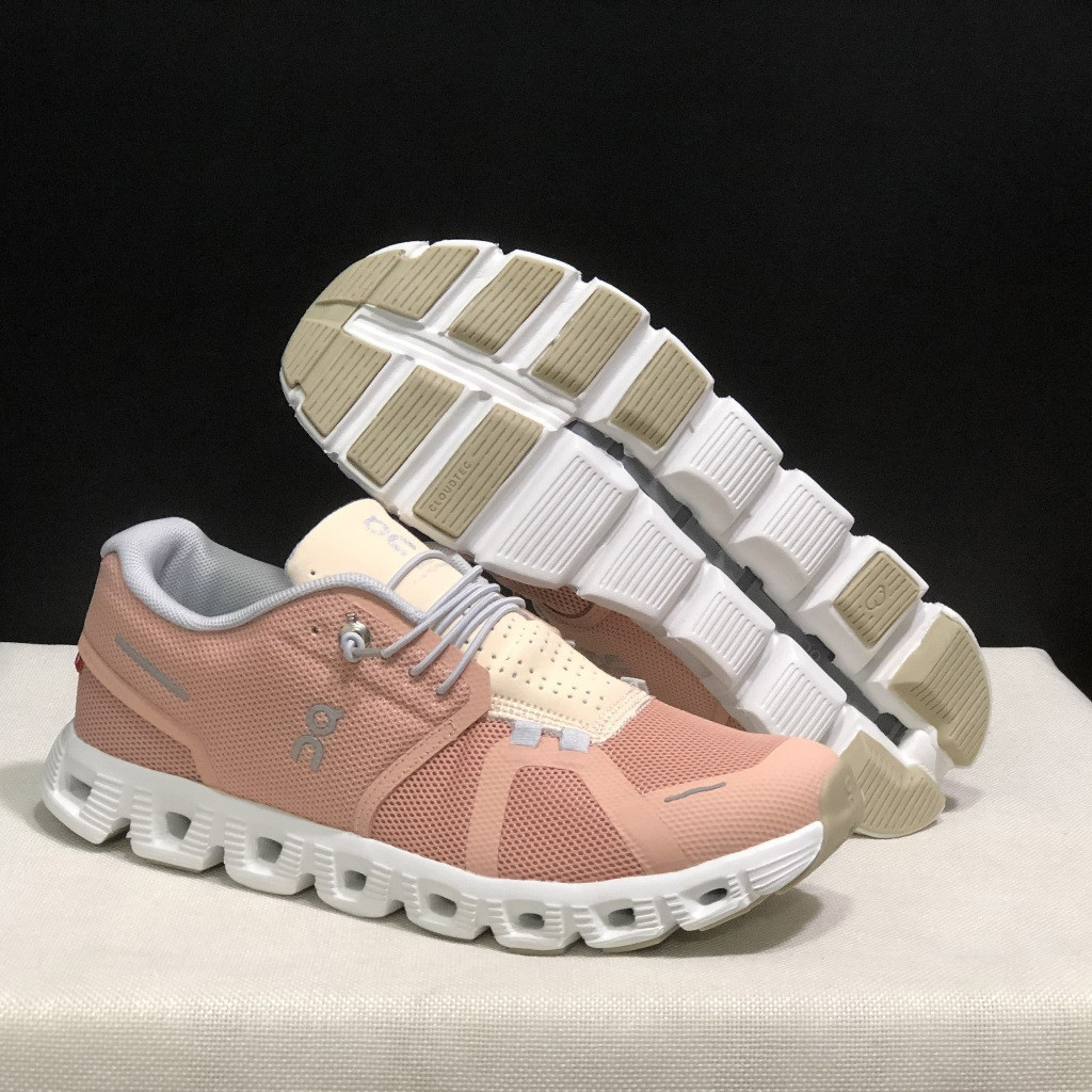 On Cloud 5 รองเท้าวิ่งที่สะดวกสบายและระบายอากาศได้สําหรับผู้ชายและผู้หญิง XWME IUE1