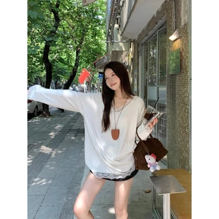 Hotgirl พร้อมส่ง เสื้อยืดแขนยาวผู้หญิง เสื้อยืดสวยๆผู้หญิง ดีไซน์ผ้าลูกไม้คอวีสไตล์ฝรั่งเศส สีพื้น หลวม เซ็กซี่ และสบาย