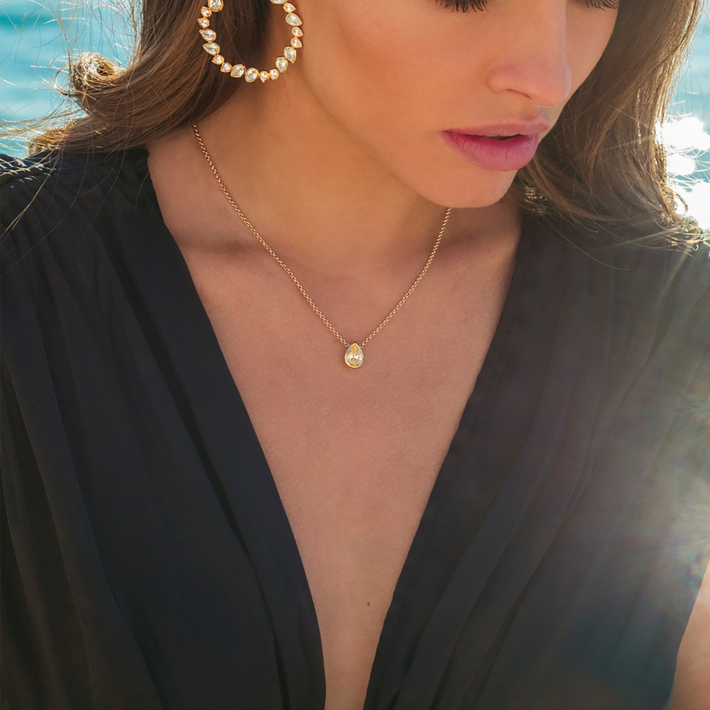 สร้อยคอน้ำหยดทองคำ APM Monaco ออกแบบใหม่สำหรับฤดูหนาว เป็นของขวัญที่สวยงามสำหรับผู้หญิง