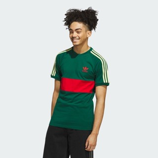 adidas ไลฟ์สไตล์ เสื้อยืด 3-Stripes Panel ผู้ชาย สีเขียว JD4…