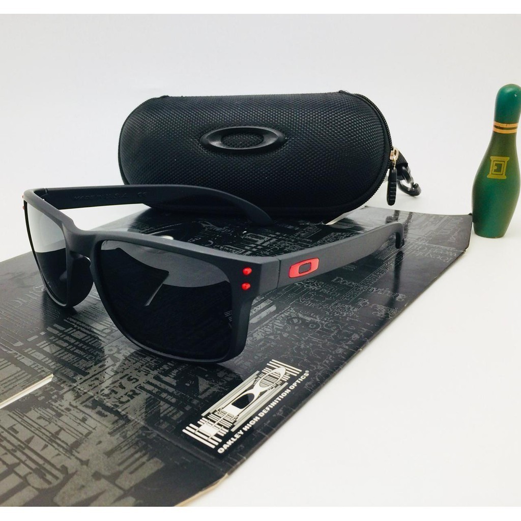 VR46 แว่นกันแดดสีดำสำหรับผู้ชาย คุณภาพเยี่ยม hhr999