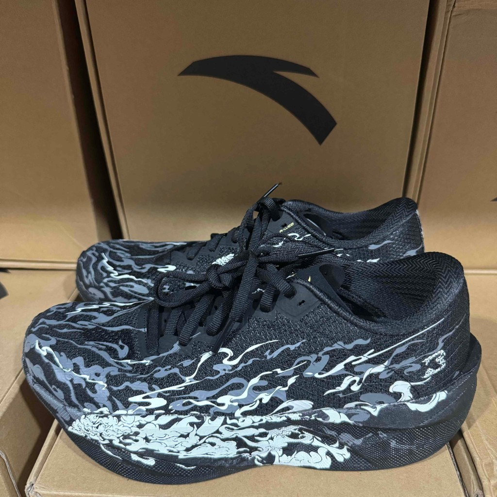 Anta C202 6th Gen รองเท้าวิ่งคาร์บอน เทคโนโลยีไนโตรเจน ออกแบบเพื่อนักวิ่งและการแข่งขัน