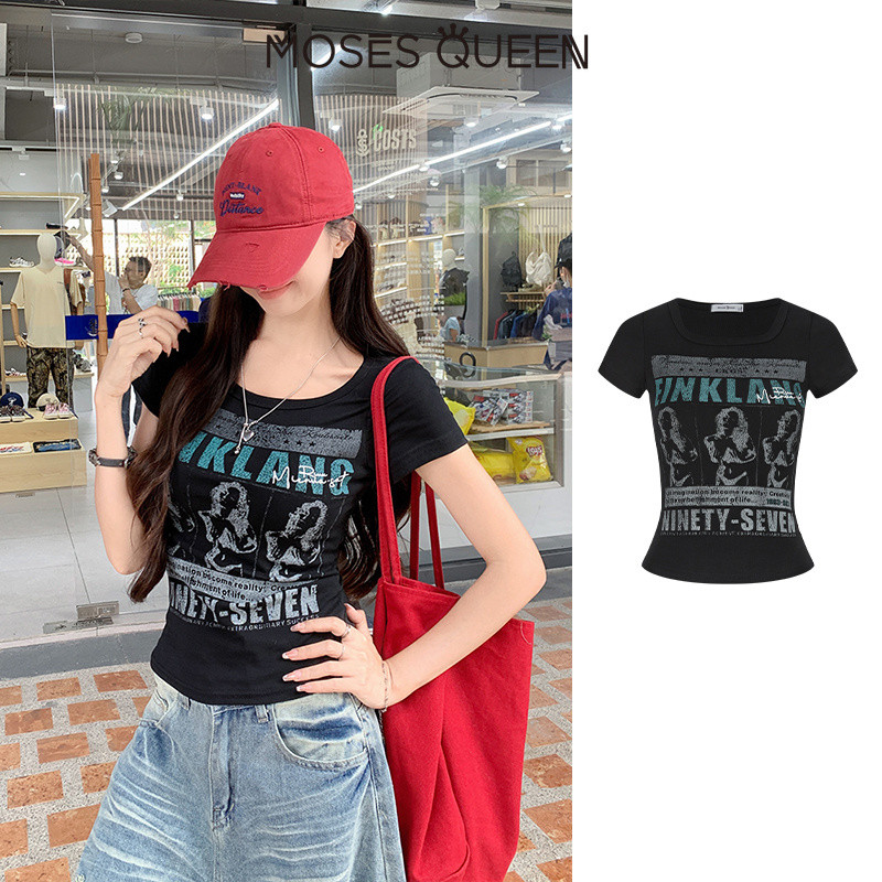 MOSESQUEEN มอสควีน เสื้อยืดแขนสั้นพิมพ์ลายตัวอักษรสีดําสําหรับผู้หญิงฤดูร้อนเสื้อลําลองสไตล์อเมริกัน #63796