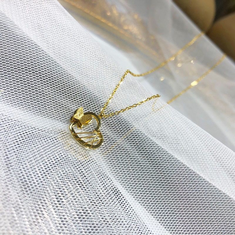สร้อยคอรักผีเสื้อหญิง ins Non-Fading Non-Allergic Clavicle Chain จี้เหล็กไทเทเนียมเรียบง่ายหรูหรา BS