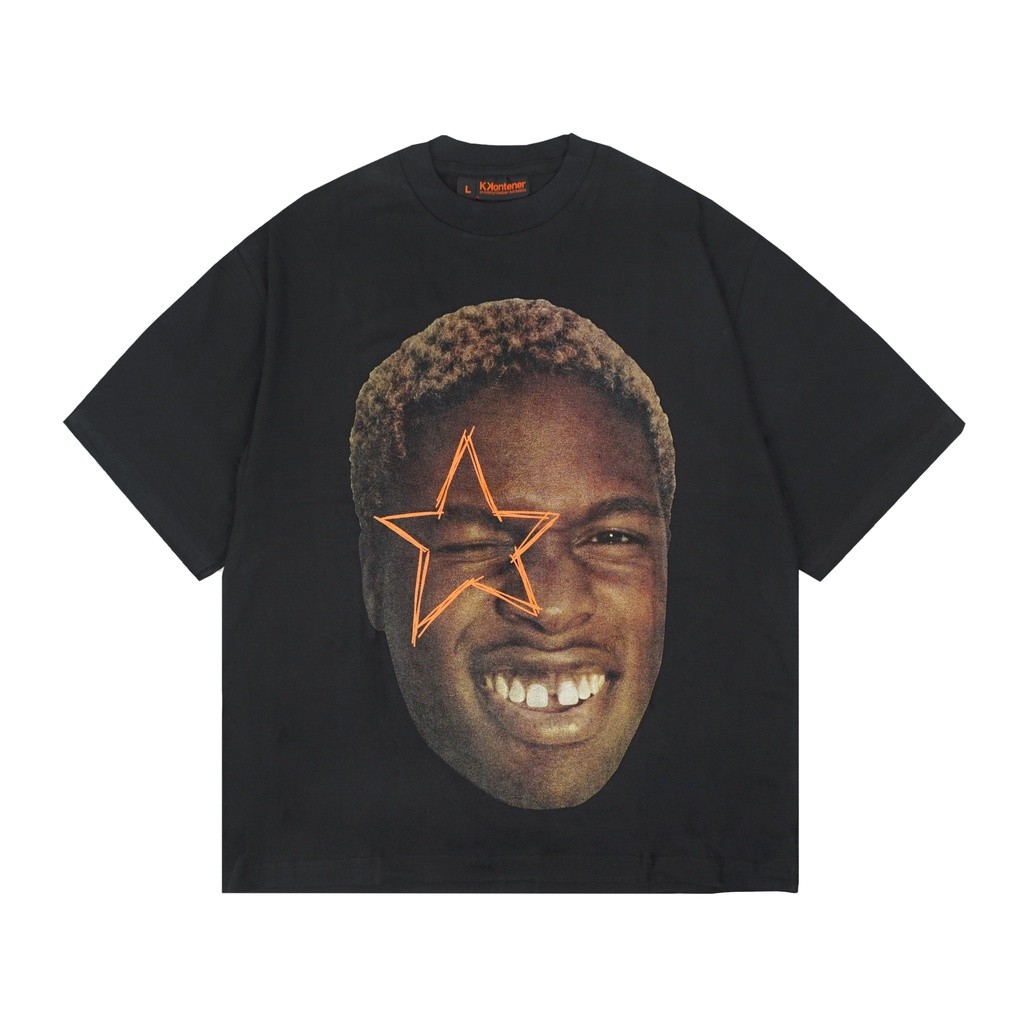 DOTENER DANIEL CAESAR RELAXED FIT TSHIRT สีดํา