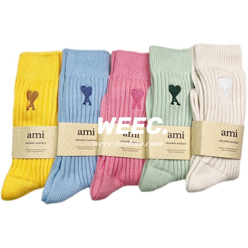 Ami Paris A Peach Heart ถุงเท้าปักลายหัวใจสีสันสดใส เหมาะสำหรับทั้งผู้ชายและผู้หญิง ในสไตล์สเก็ตบอร์