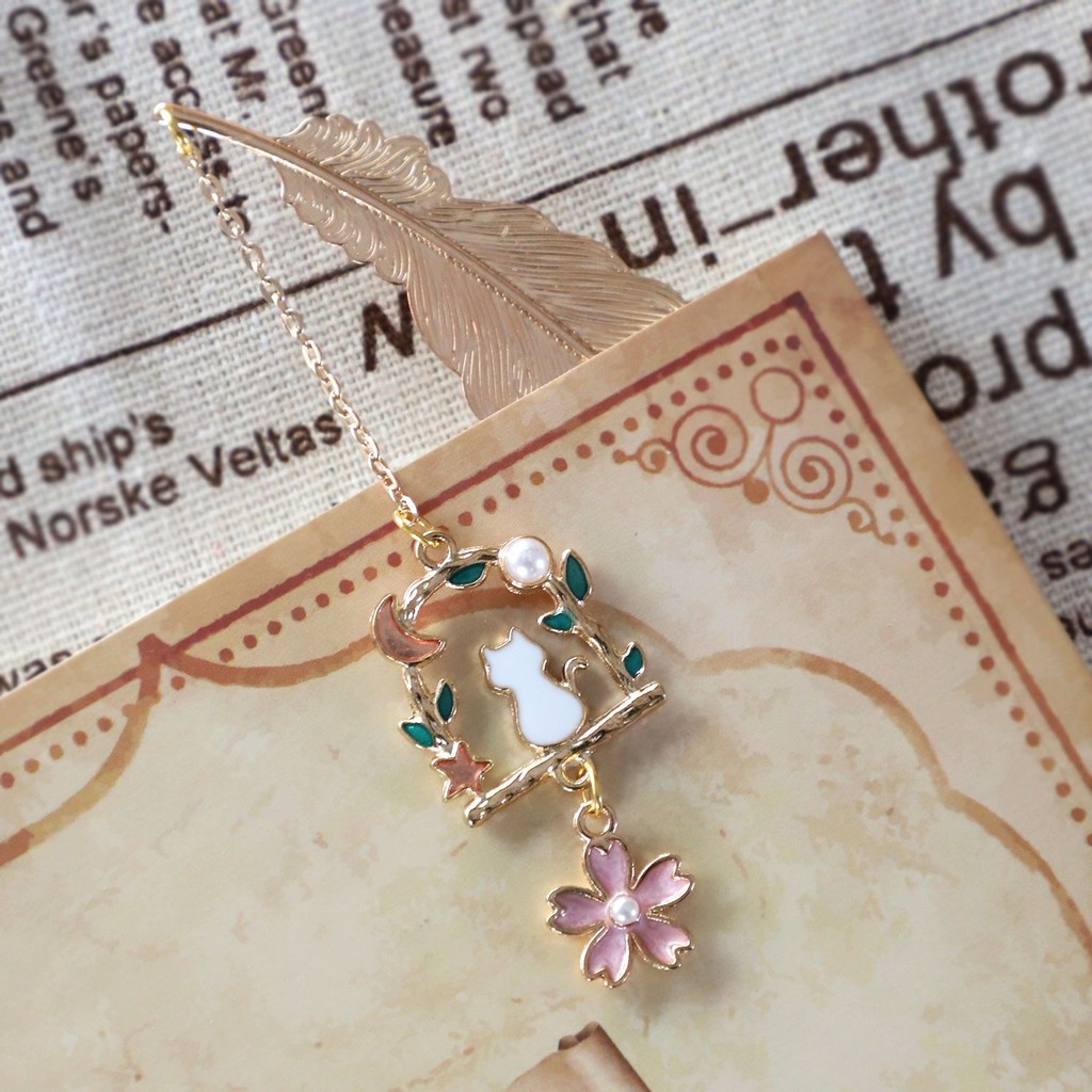 Alice in Wonderland Rabbit Peripheral Gift Gold bdejhd888.my20251011