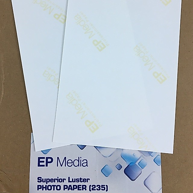 EP Media 12x18 นิ้ว กระดาษโฟโต้ ผิวกึ่งมันกึ่งด้าน 235g (10 แผ่น)