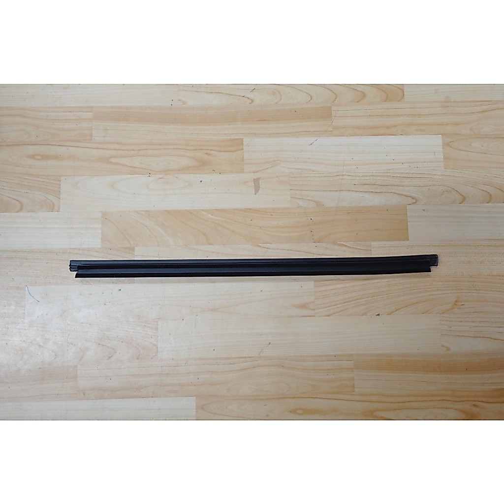 ยางรีดน้ำกระจกเส้นนอกบานหน้าขวาตงฟง(DFM/DFSK/SOKON) Mini-Truck/Mini-Van K-Series ทุกรุ่นย่อย